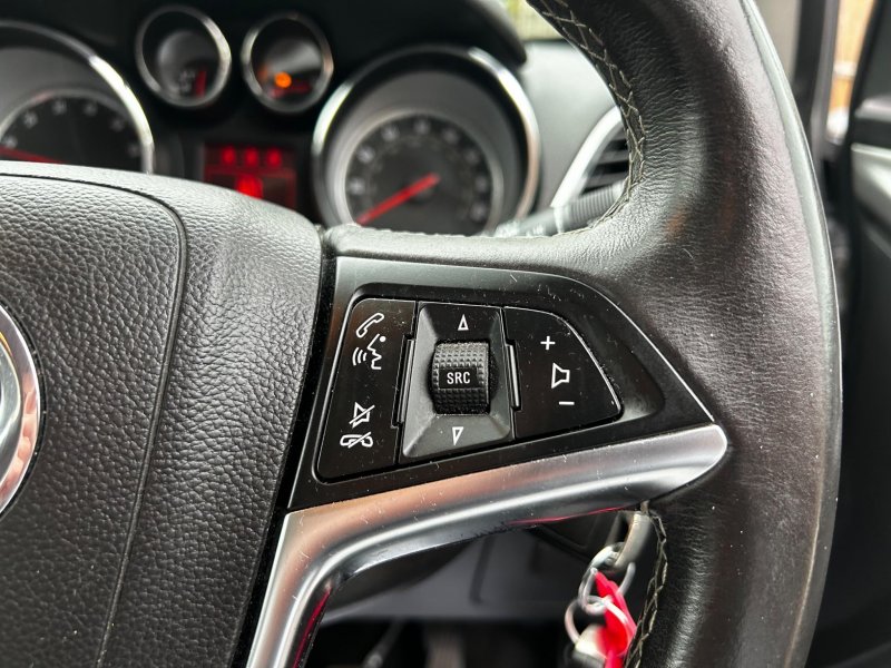VAUXHALL MOKKA