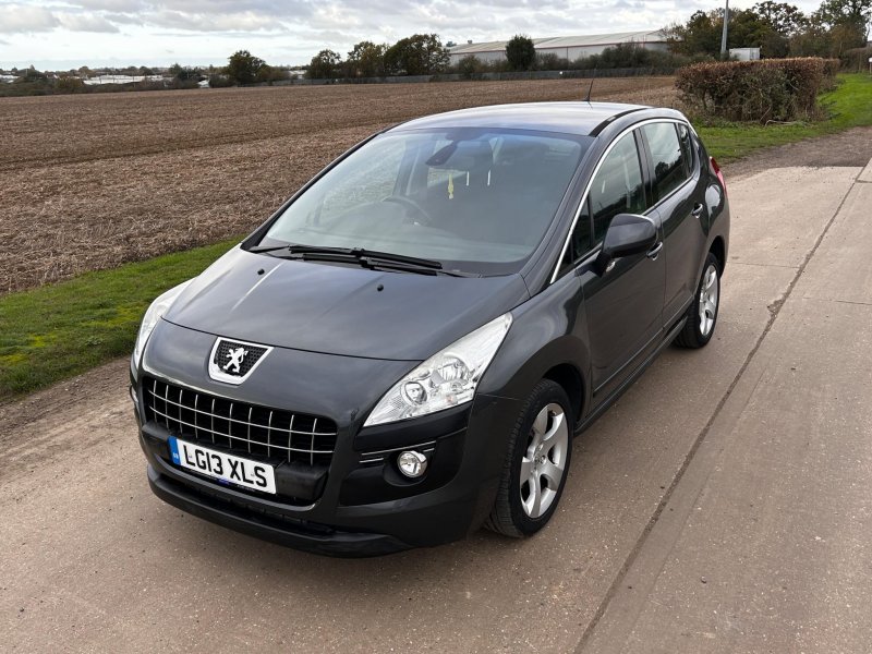 PEUGEOT 3008