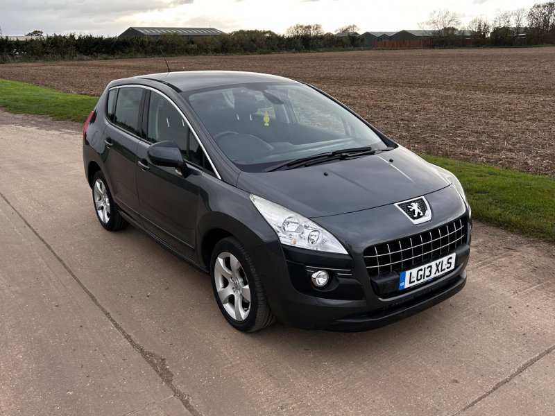 PEUGEOT 3008