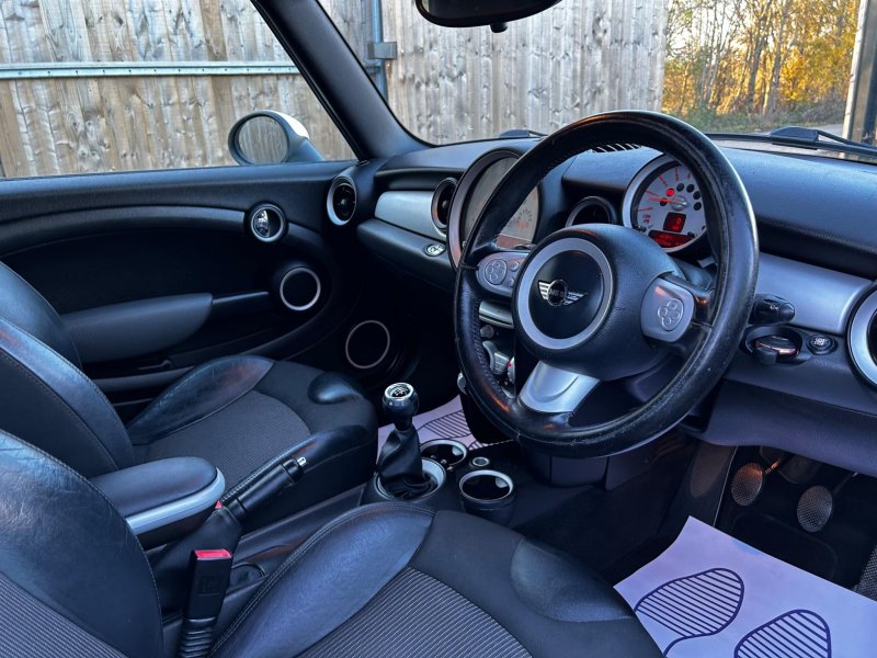 MINI CONVERTIBLE