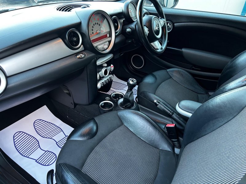 MINI CONVERTIBLE