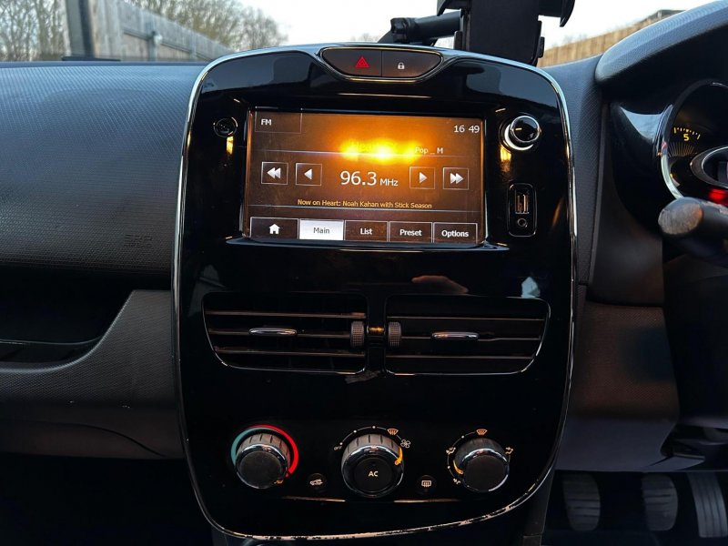 RENAULT CLIO