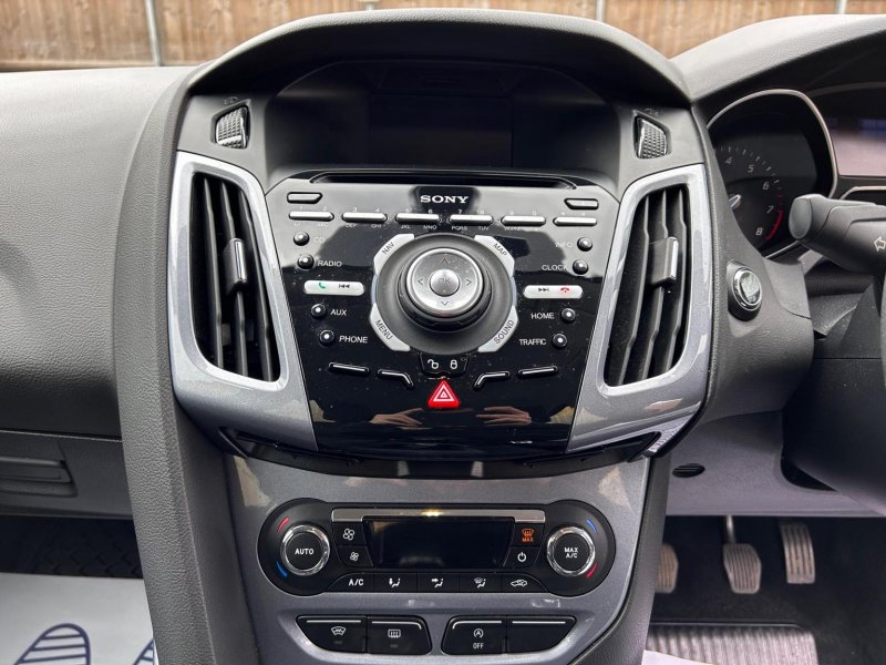 FORD FOCUS