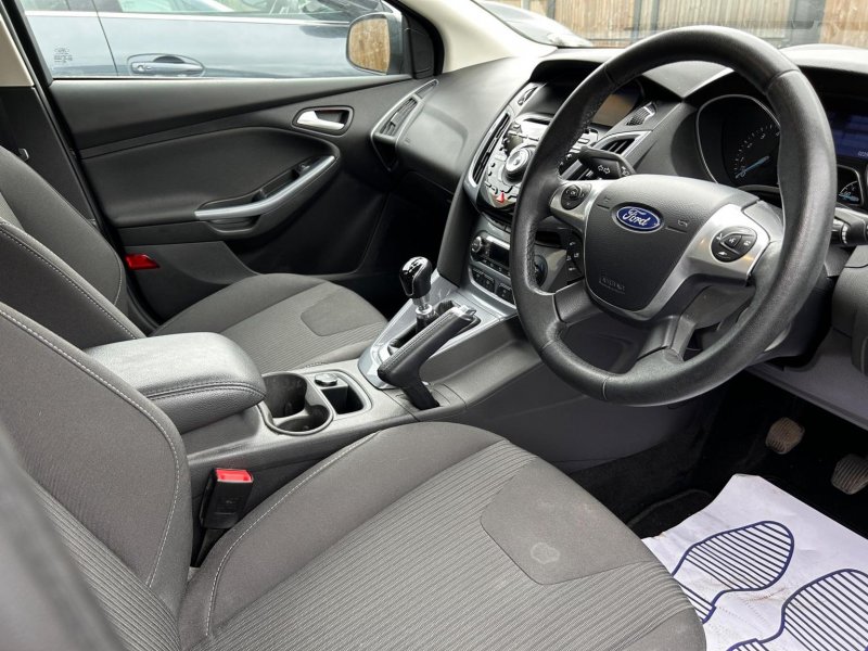 FORD FOCUS