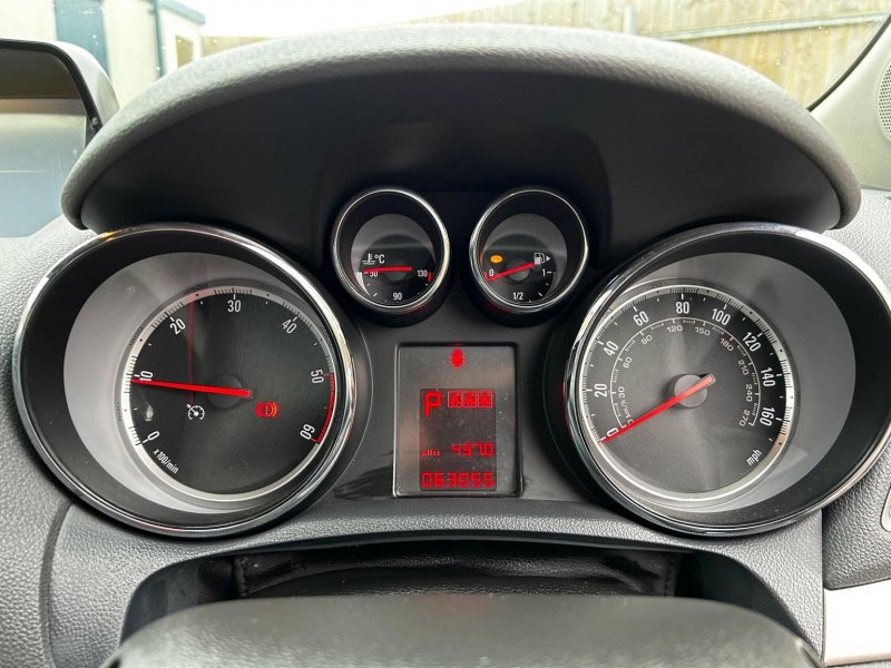 VAUXHALL MOKKA