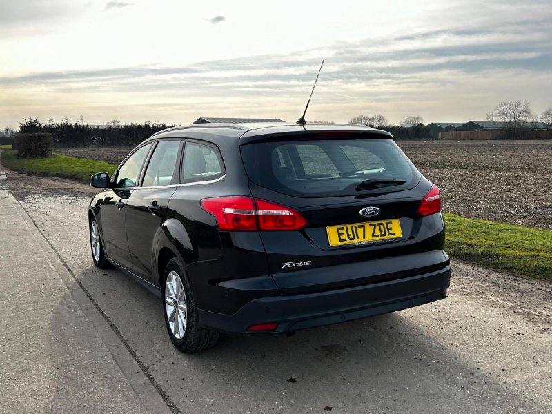 FORD FOCUS