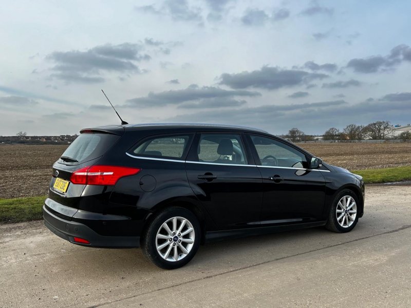 FORD FOCUS