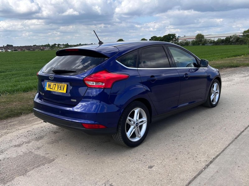 FORD FOCUS