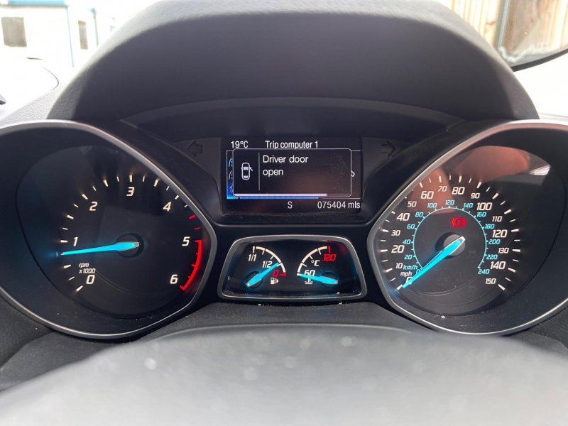 FORD KUGA