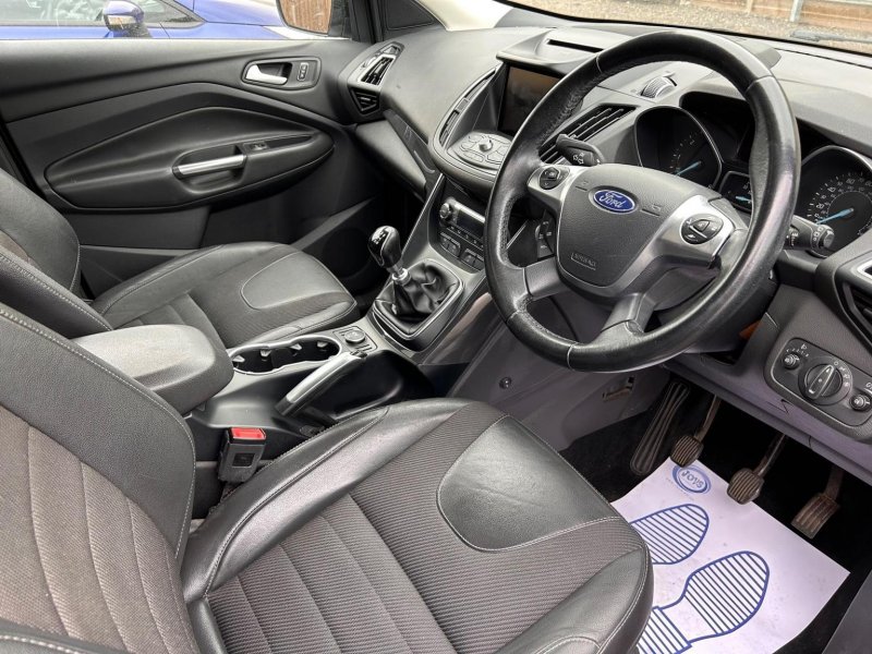 FORD KUGA