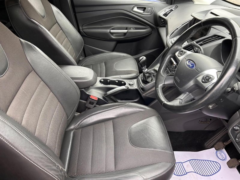 FORD KUGA