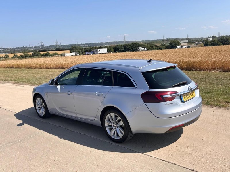 VAUXHALL INSIGNIA