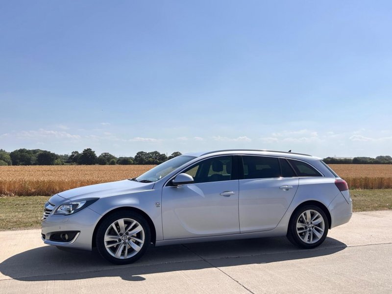 VAUXHALL INSIGNIA