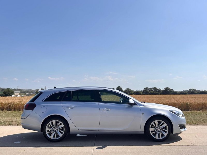 VAUXHALL INSIGNIA