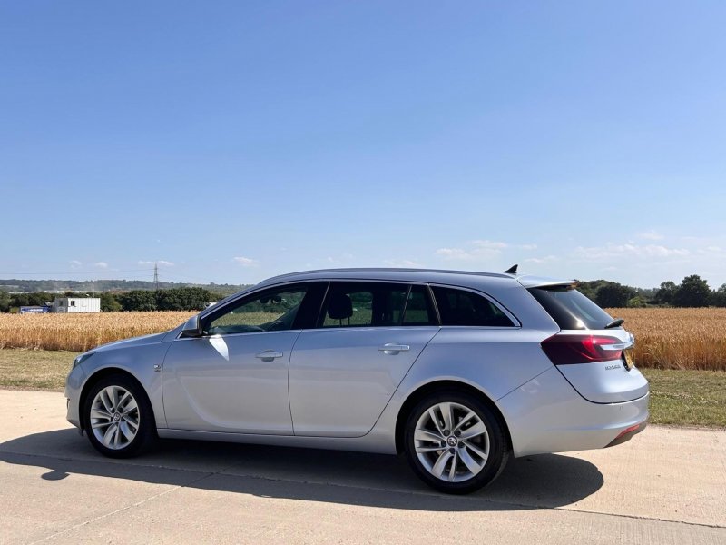 VAUXHALL INSIGNIA
