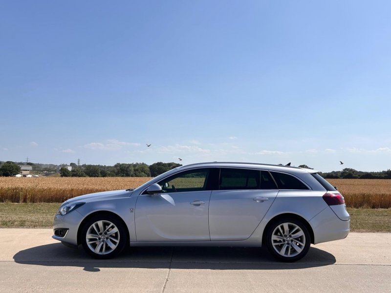 VAUXHALL INSIGNIA