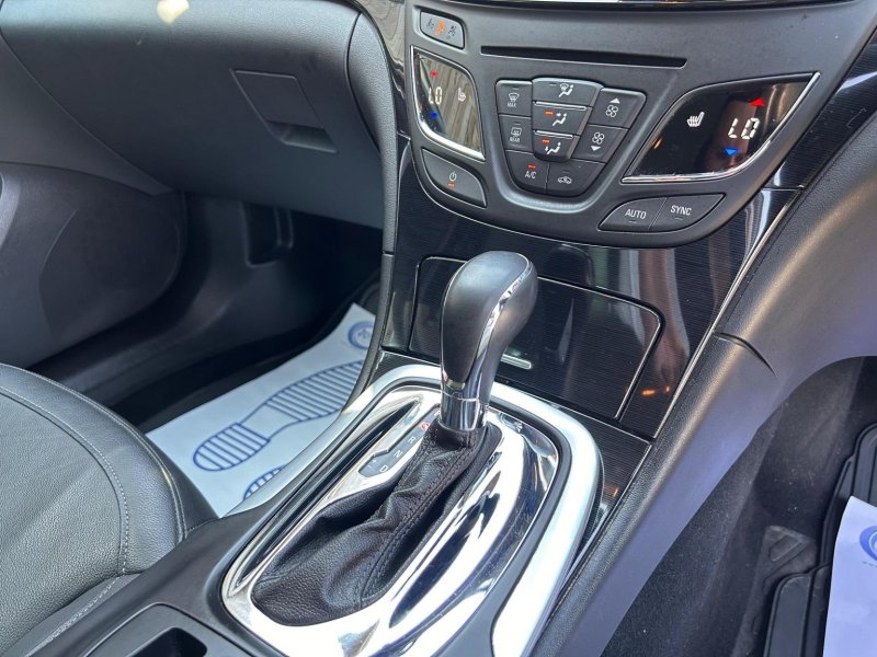 VAUXHALL INSIGNIA