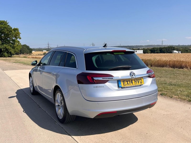 VAUXHALL INSIGNIA
