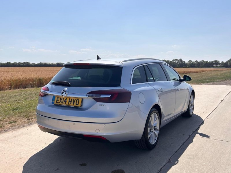 VAUXHALL INSIGNIA