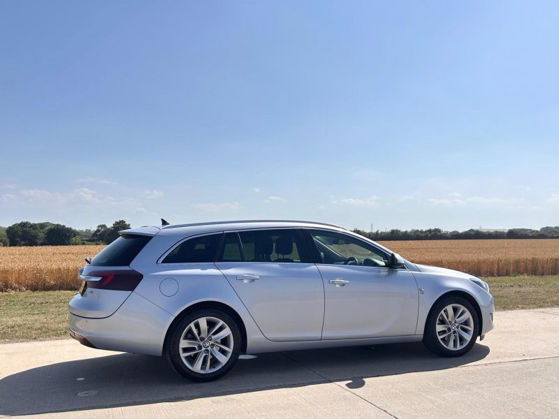 VAUXHALL INSIGNIA